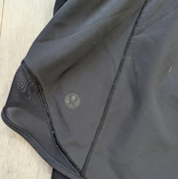 Lululemon Black Hotty Hot Built In Biker Shorts 2.5" Inseam Size 8 - Picture 5 of 10